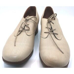 Dansko Womens Beige Perforated Leather Lace-Up Oxford Shoes Size 9 Stylish Chic